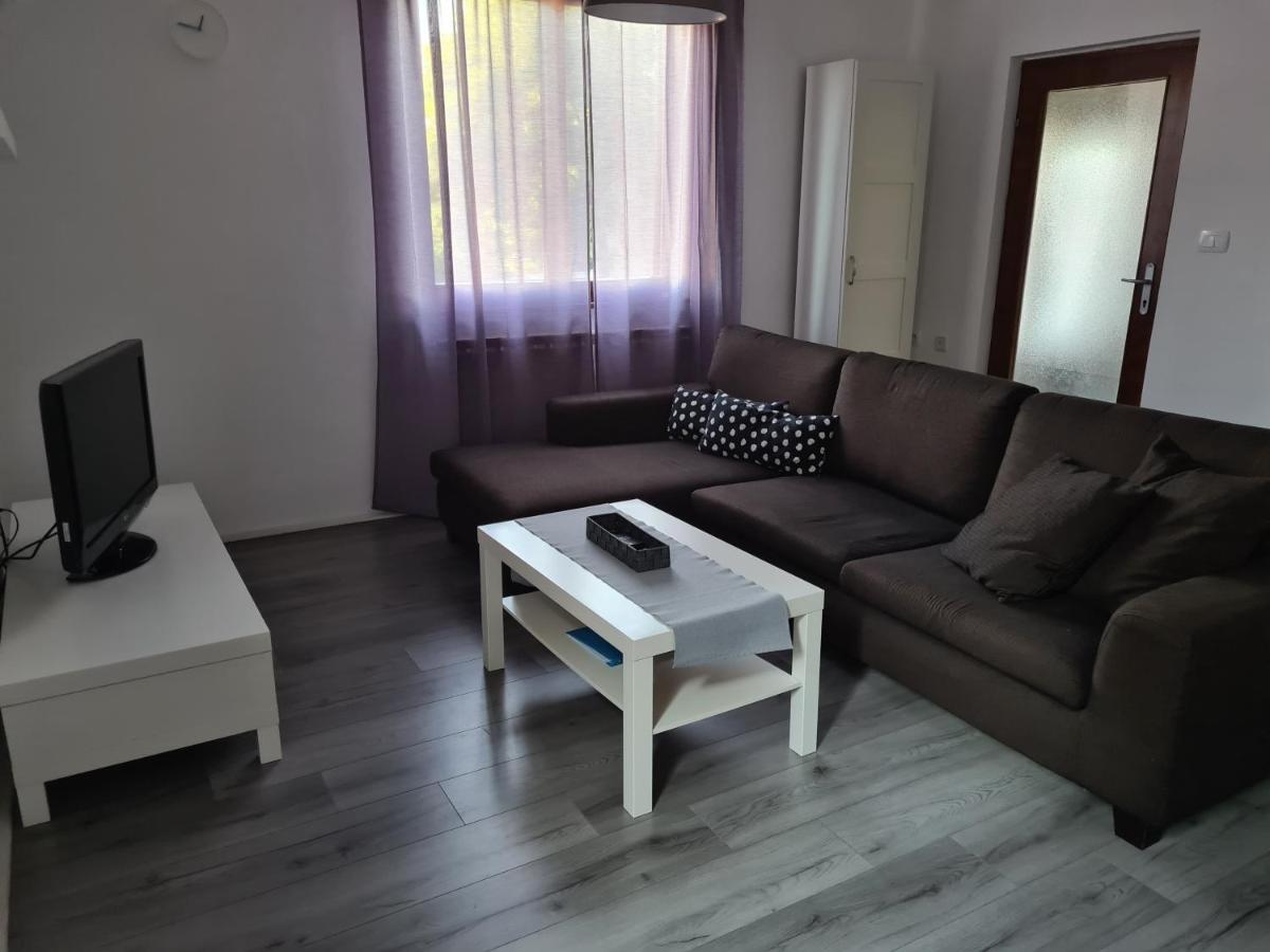 Dollar Apartma *